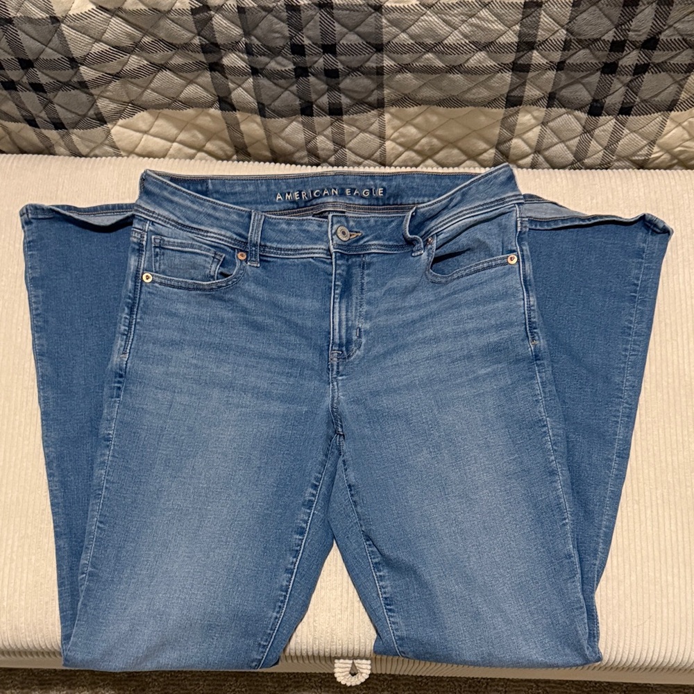 American Eagle Outfitters Women's Light Blue Kickboot  Jeans